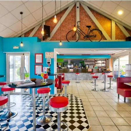 Tente En Toile Et Bois Avec Terrasse Pour 4 Personnes - Api-1-52-1471 * 圣玛丽-迪蒙