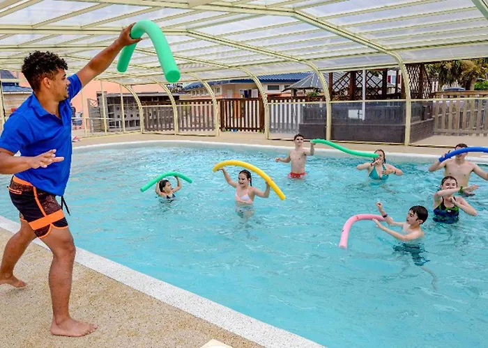 Tente En Toile Et Bois Avec Terrasse Pour 4 Personnes - Api-1-52-1471 * 圣玛丽-迪蒙