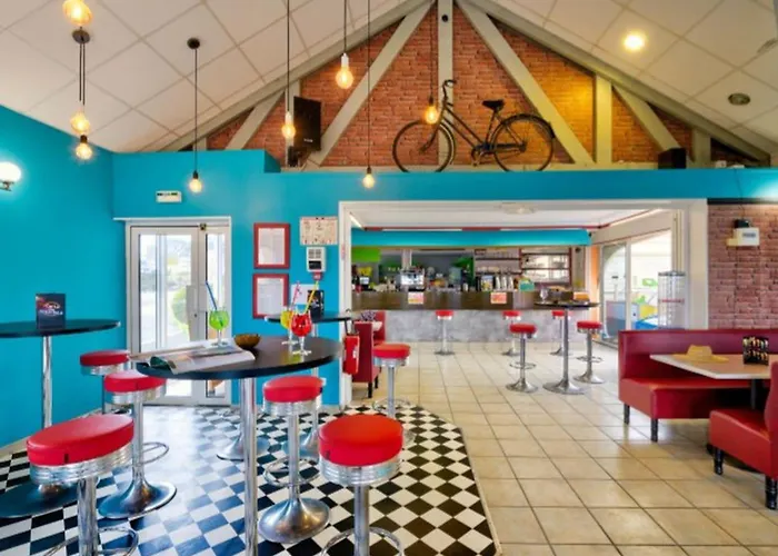 Tente En Toile Et Bois Avec Terrasse Pour 4 Personnes - Api-1-52-1471 * 圣玛丽-迪蒙